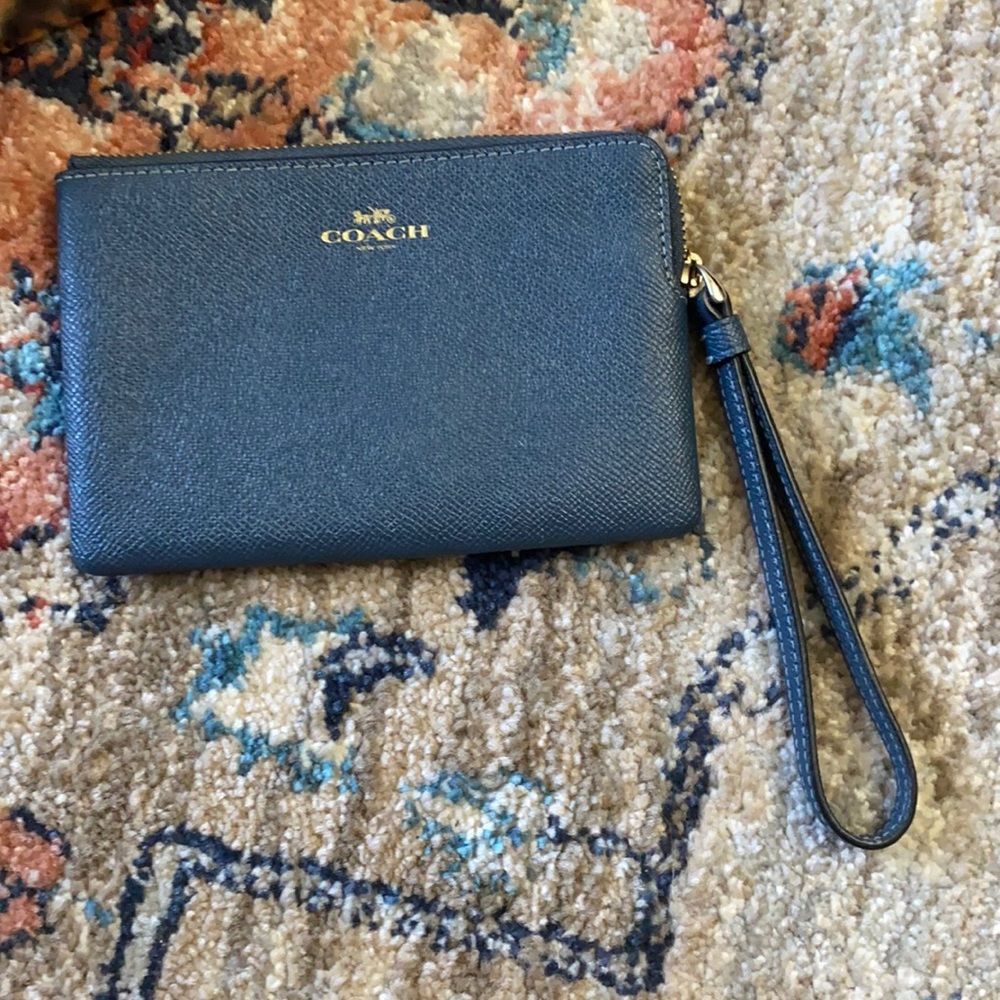 Coach wristlet - Picture 1 of 6